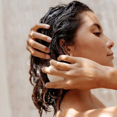 Пилинг для кожи головы: зачем делать и как использовать?