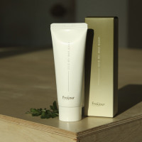 Очищающая маска для лица с полынью от Fraijour