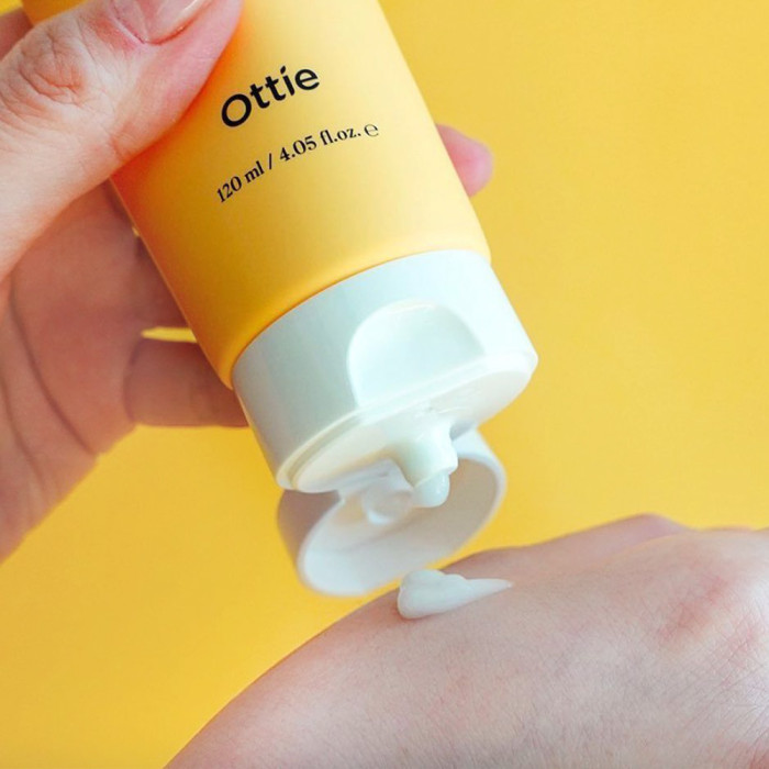 Пилинг-скатка с экстрактом Календулы от Ottie