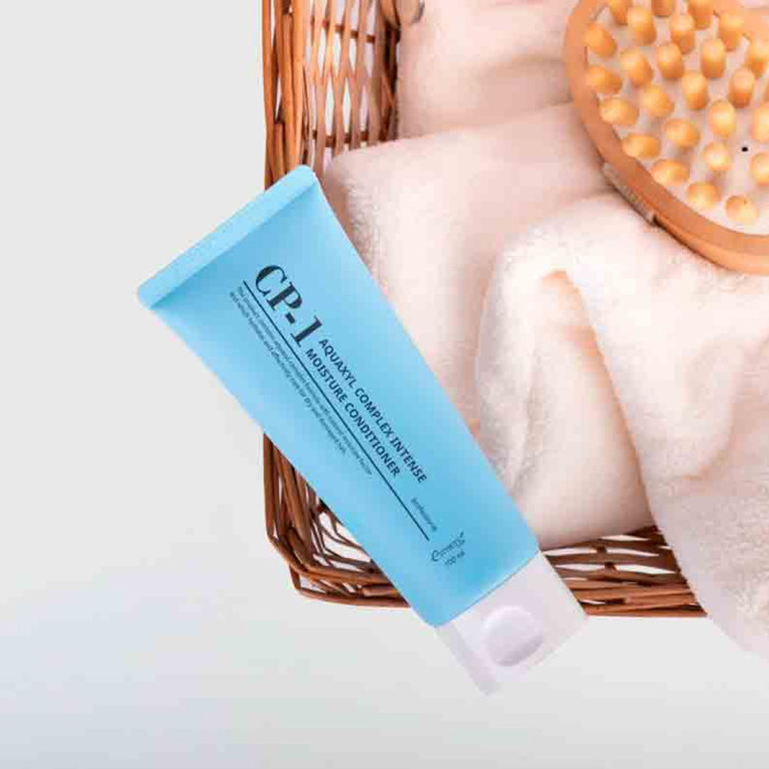 Увлажняющий кондиционер для сухих волос от Esthetic House