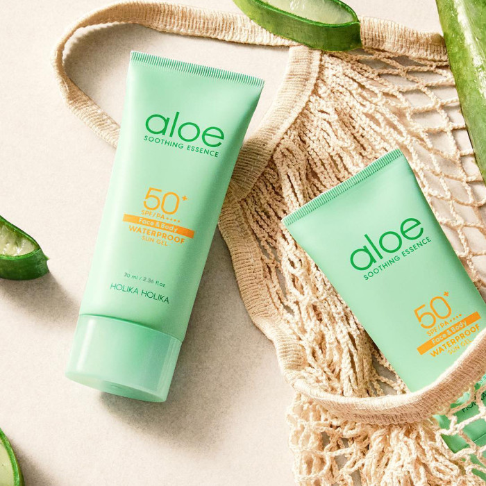 Водостойкий солнцезащитный гель с алоэ SPF50+/PA++++ от Holika Holika