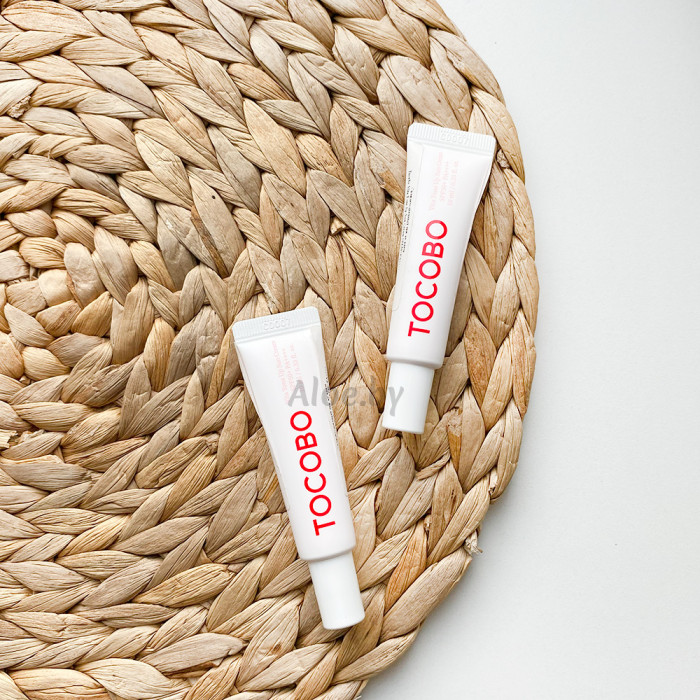 Витаминный солнцезащитный крем с тонирующим эффектом от Tocobo