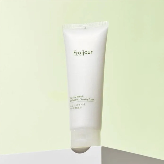 Слабокислотная пенка для проблемной кожи с акне от Fraijour