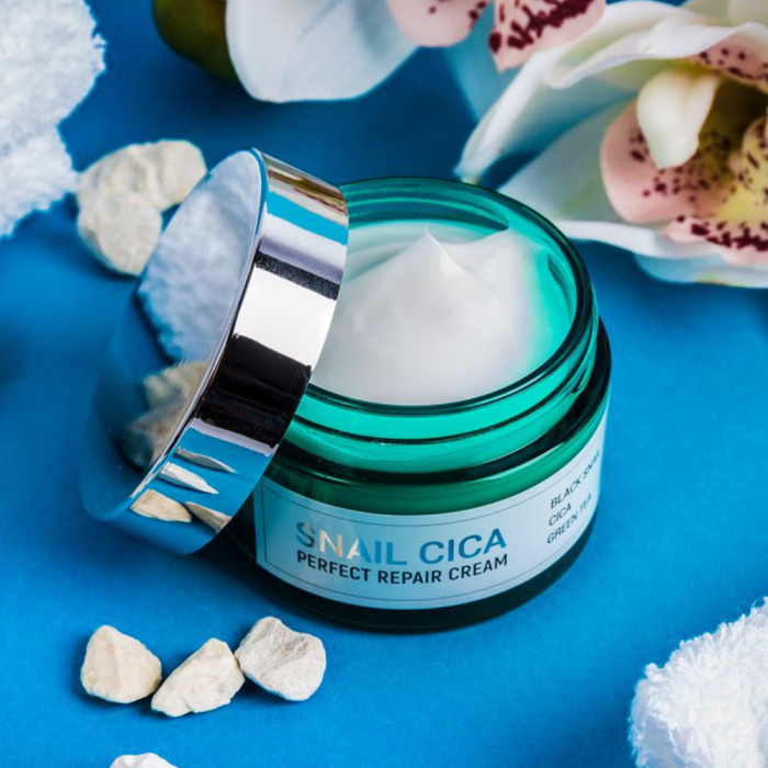 Крем для лица с Муцином улитки и Центеллой от Esthetic House