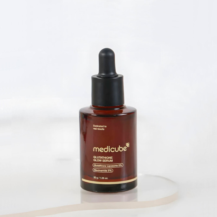 Сыворотка для сияния кожи с глутатионом и ниацинамидом от Medicube