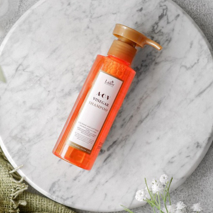 Шампунь с яблочным уксусом для блеска волос от La'dor